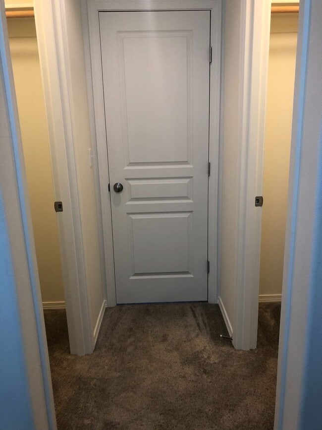 Building Photo - Cozy Home with Private Backyard!