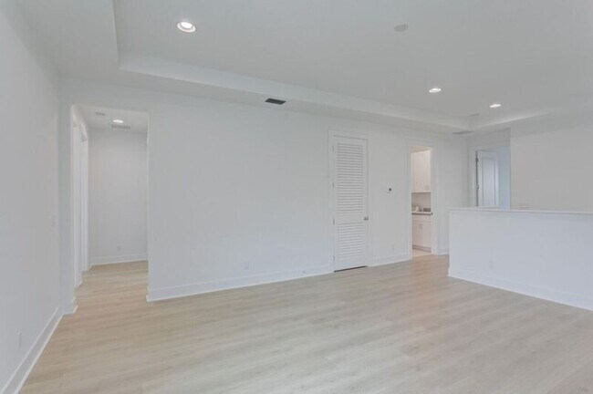 Building Photo - 13559 Artisan Cir