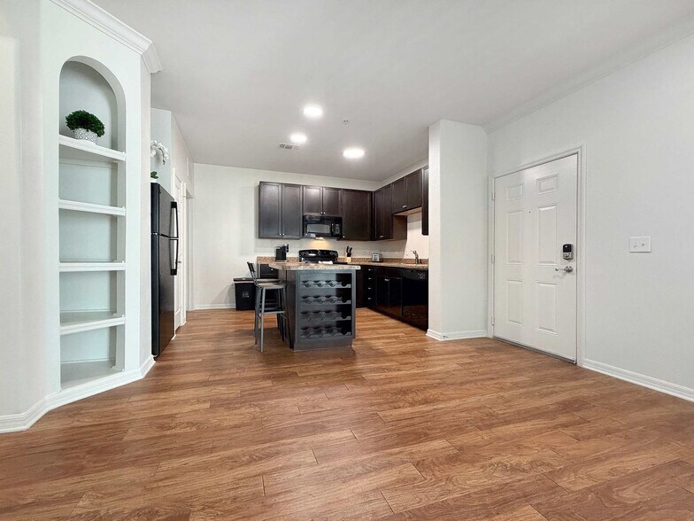 Building Photo - 1740 Bearberry Cir