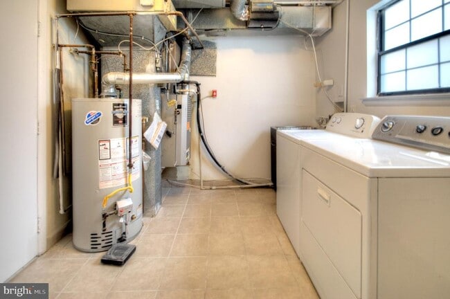 Building Photo - 49 Brambling Ln