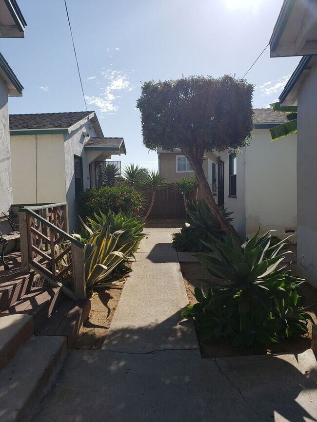 Recently renovated cottage in City Heights! 4366 Maple St San Diego