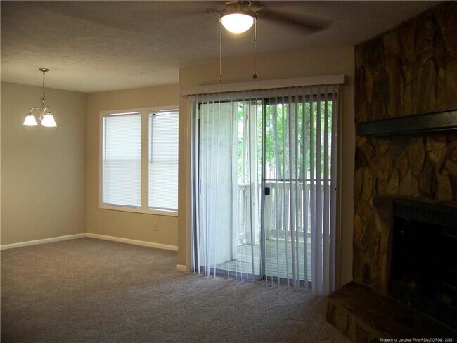 Building Photo - 1022 Brookhollow Dr