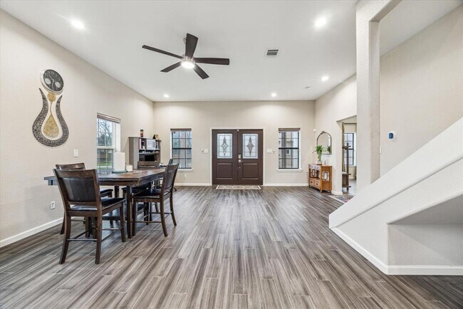 Building Photo - 24727 Saddlespur Ln