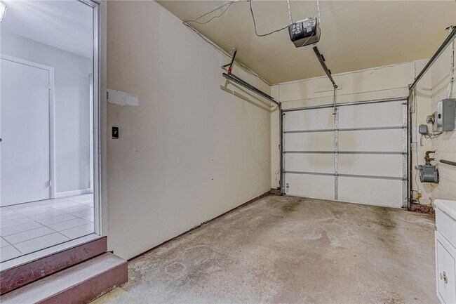 Building Photo - 79 Wintergreen Way