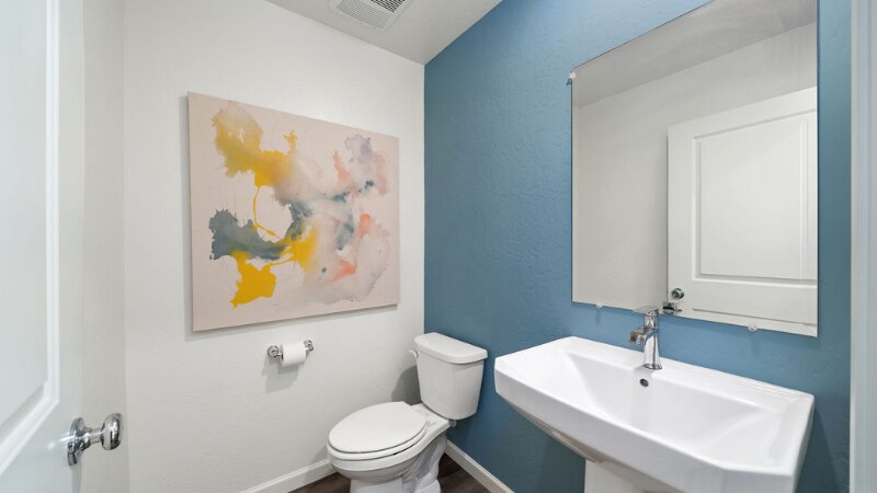 Building Photo - 2043 W Pleasant Ave