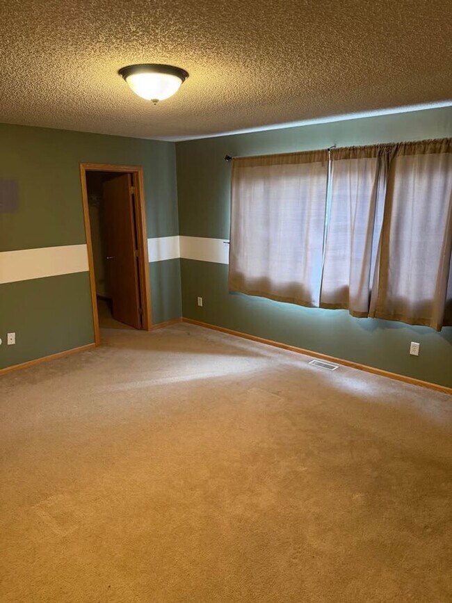 Building Photo - 908 Firethorne Trail