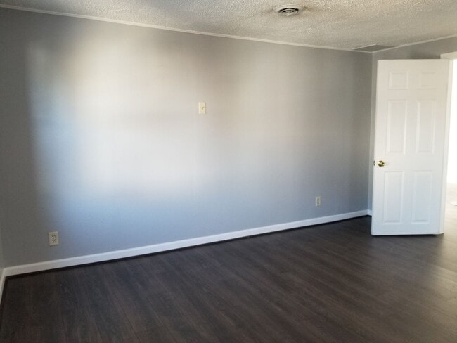 Building Photo - 224 W North St