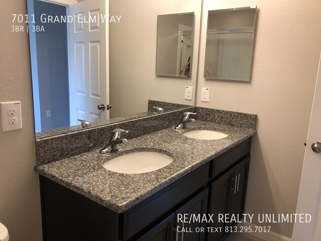 Building Photo - 7011 Grand Elm Dr