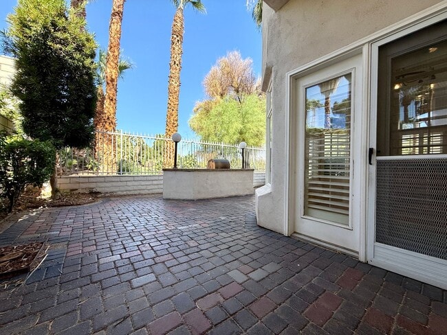 Building Photo - Grand 3 bedroom home with lake and golf course views located in Resort Villas ready to be your pa...