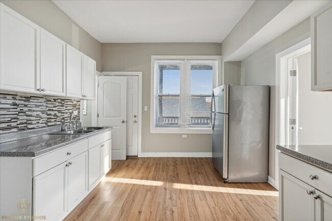 Building Photo - 1500 48th Ct