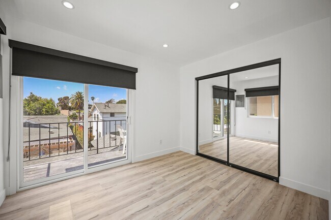 Building Photo - 111 N Normandie Ave