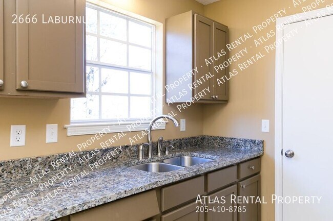 Building Photo - 2666 Laburnum Dr