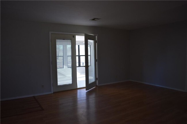Building Photo - 1505 N Indian Meridian Rd