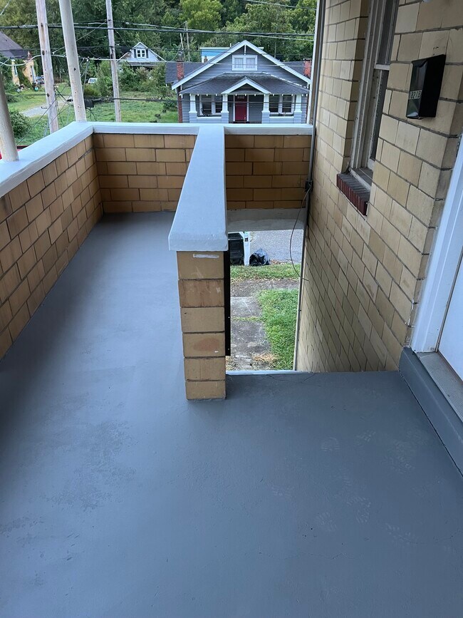 DECK - 1821 Pennsylvania Ave