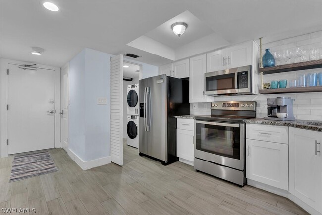 Building Photo - 890 S Collier Blvd