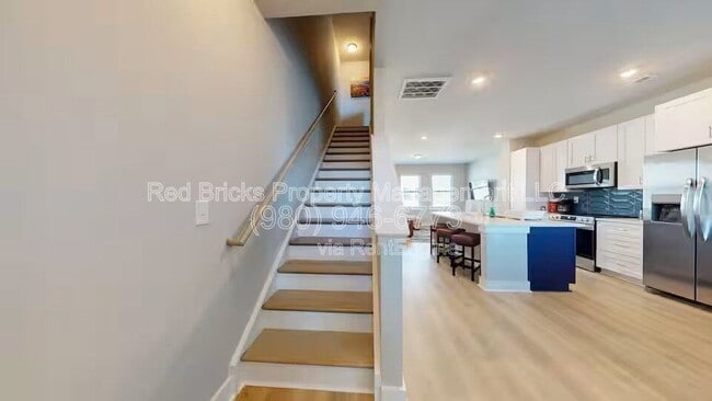 Building Photo - 4122 Salient St