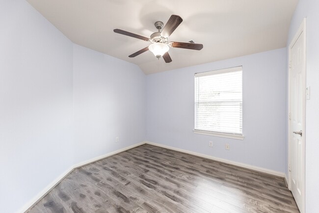 Building Photo - 24662 Folkstone Cir