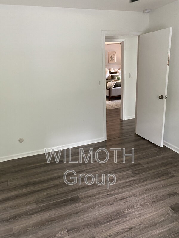 Building Photo - 10336 Orchard Park Dr N