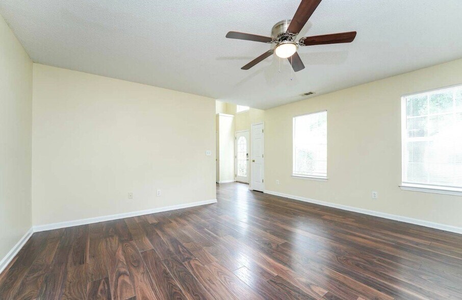 Building Photo - 3473 Cameo Ct