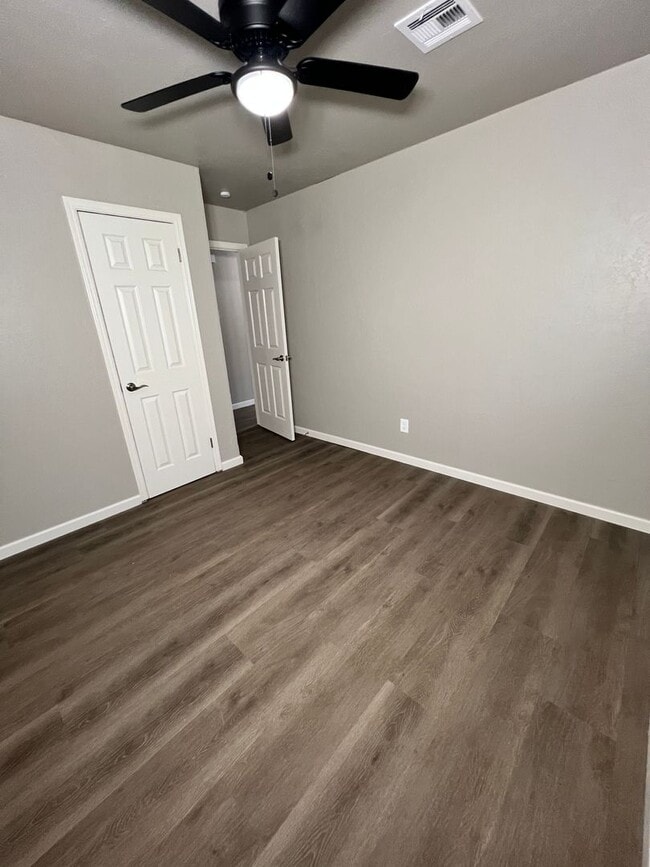 Building Photo - 134 NE Fullerton- Hot new listing!