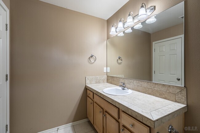 Building Photo - 58992 Greenbrier Loop