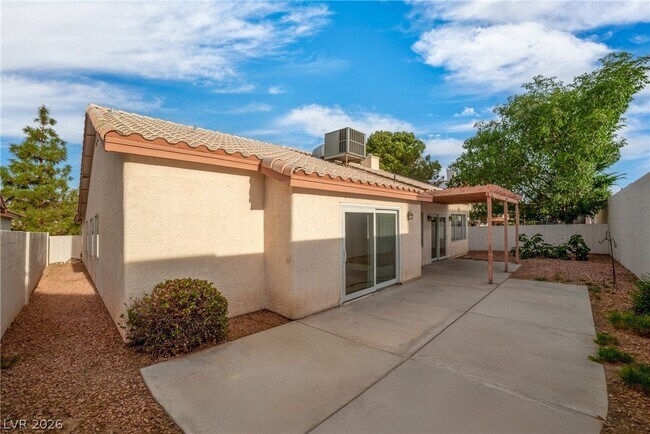 Building Photo - 164 Cloudcrest Dr