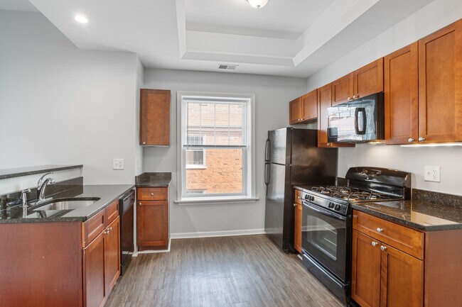 Building Photo - 7722 N Ashland Ave