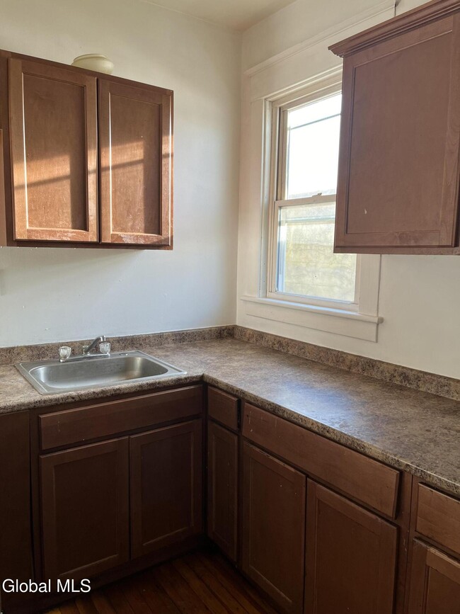 Building Photo - 154 Spring St