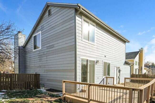 Building Photo - 981 Conifer Ct