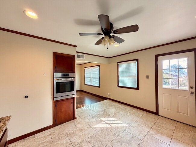 Building Photo - 4828 E 25th Pl