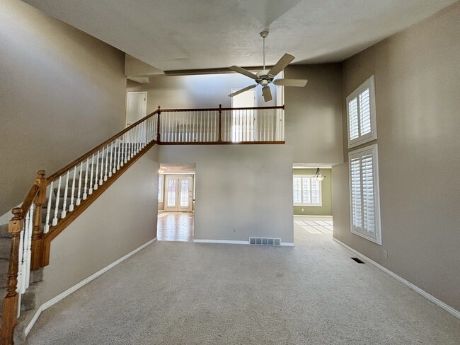 Building Photo - 10152 Snow Iris Way