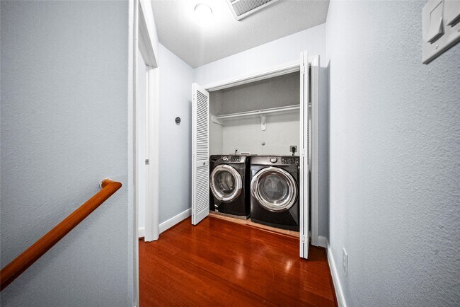 Building Photo - 3123 Dallas St