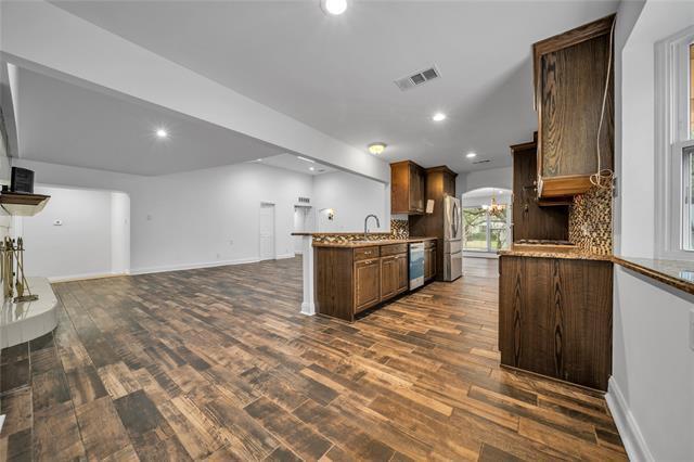 Building Photo - 2516 Pinebluff Dr