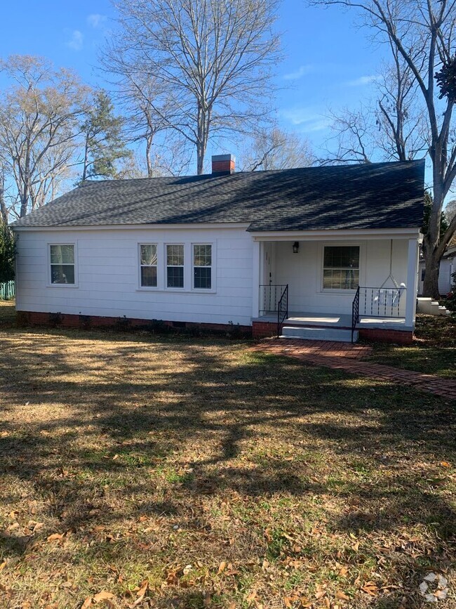 Building Photo - Beautiful Remodeled Cottage