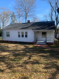 Building Photo - Beautiful Remodeled Cottage