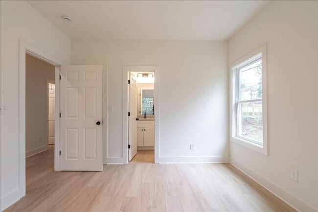 Building Photo - Brand New Construction in Near Downtown Athens