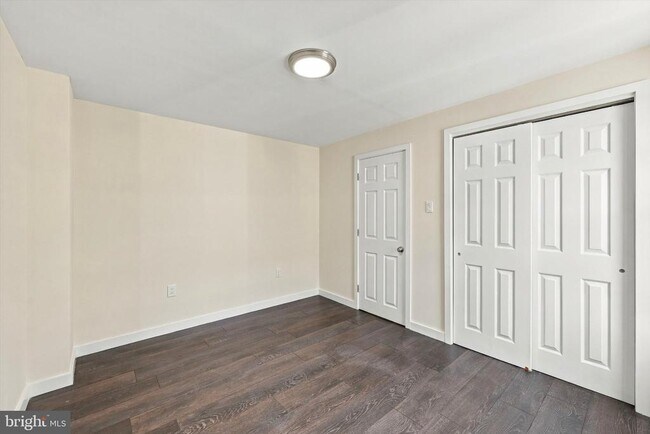 Building Photo - 1716 Mt Vernon St