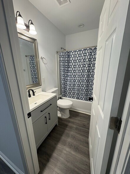 Building Photo - 515 Grove St