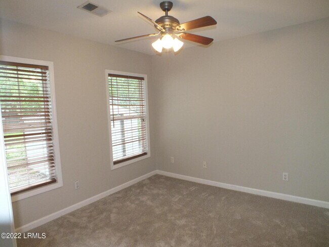 Building Photo - 418 Meritta Ave