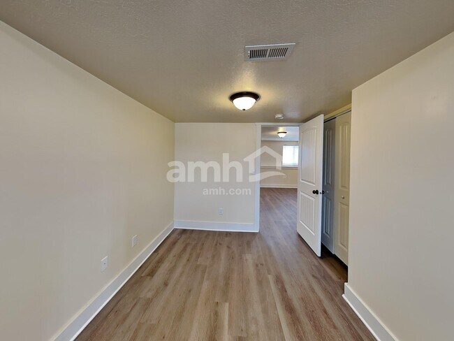 Building Photo - 4915 W 150 N