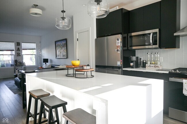 Building Photo - 1722 Alvord St