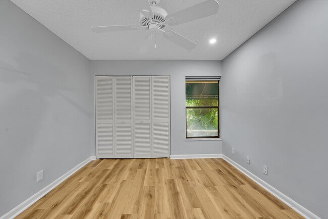 Building Photo - 6565 Las Flores Dr