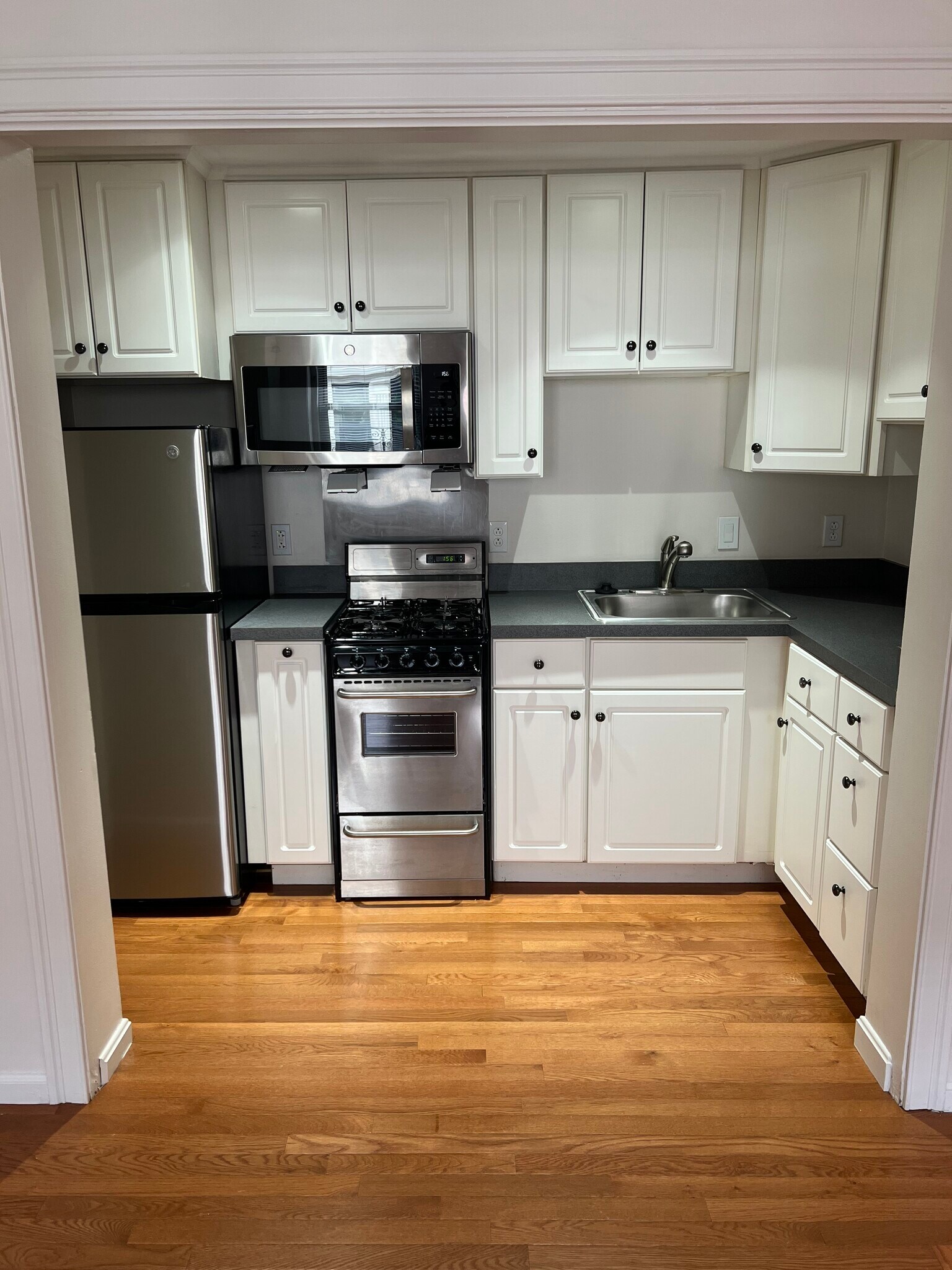 Building Photo - 49 Burbank St