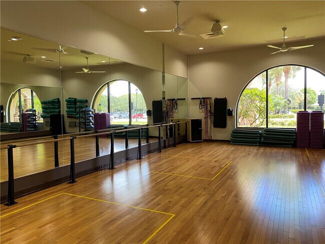 Building Photo - 8203 NW 128th Ln