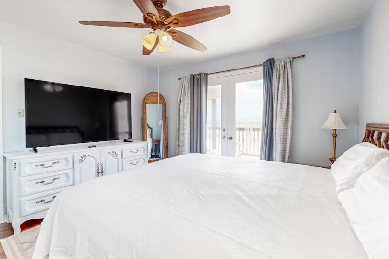 Building Photo - 5994 Beach Blvd