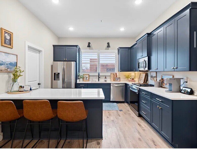 Building Photo - 1027 Montague Pl