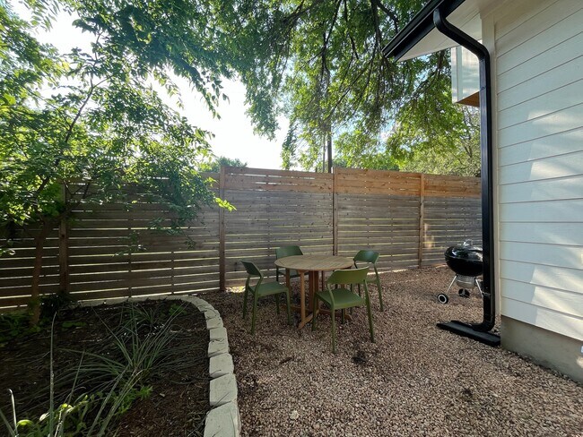 Building Photo - 3507 Oak Springs Dr