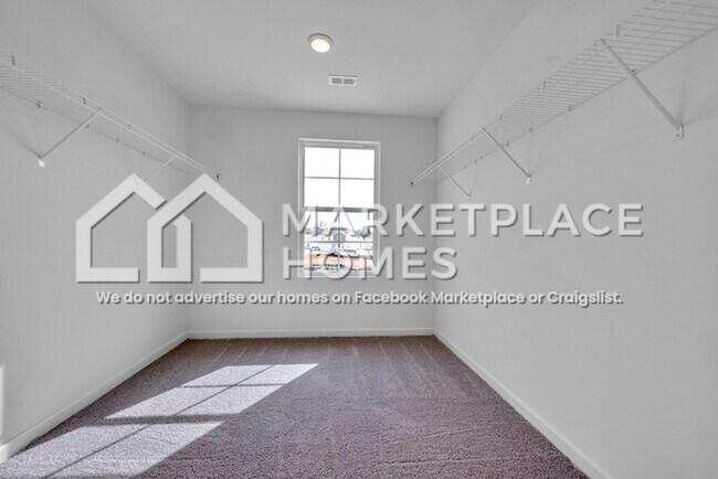 Building Photo - 327 Orchid Ln