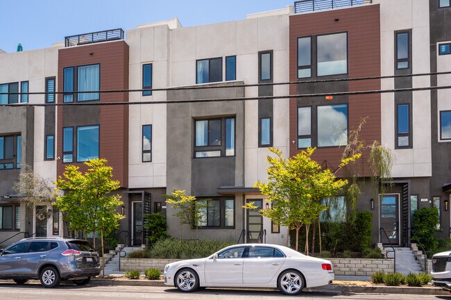 Building Photo - 281 W 8th St