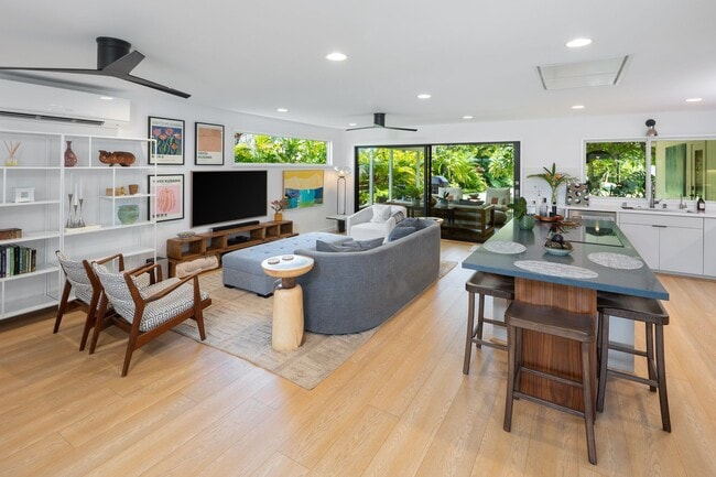 Primary Photo - Renovated Kahala Retreat: 3-Bed Home + Stu...
